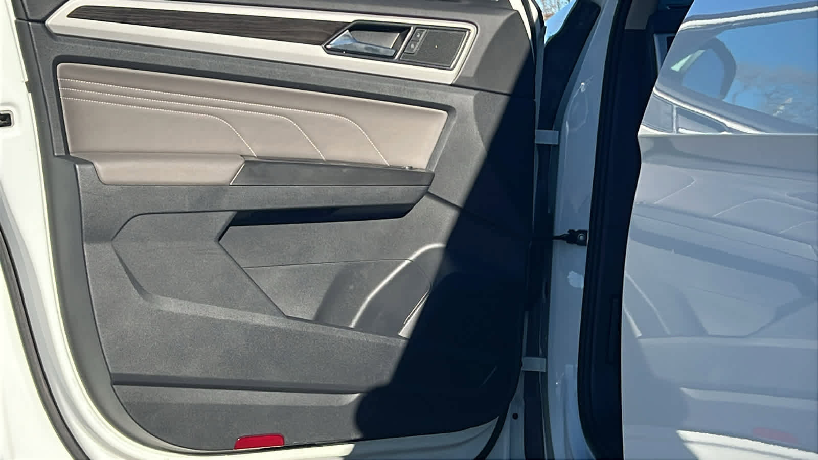 Used 2022 Volkswagen Atlas SE image 23