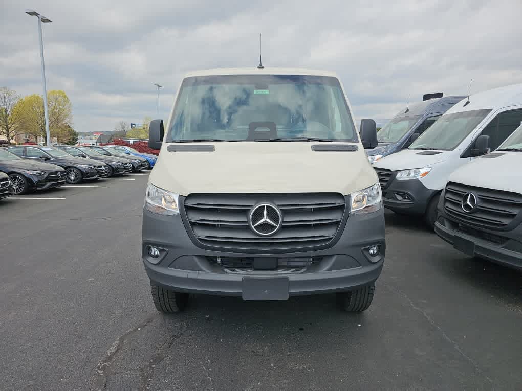 Used 2025 Mercedes-Benz Sprinter 2500 image 7