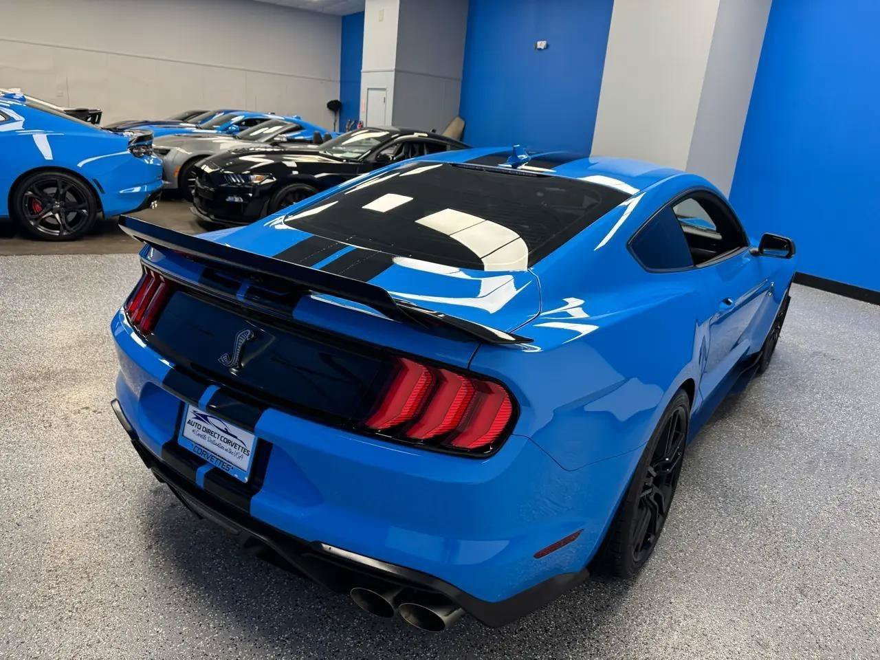 Used 2022 Ford Mustang Shelby GT500 w/ Technology Package RWD image 9