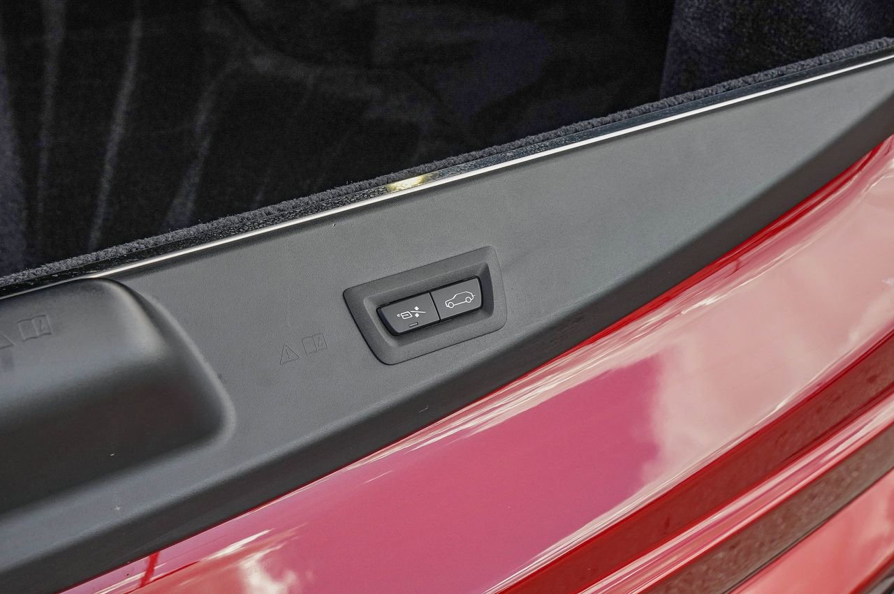 Certified 2024 Rolls-Royce Cullinan Black Badge w/ Dark Exterior Package AWD/4WD image 48