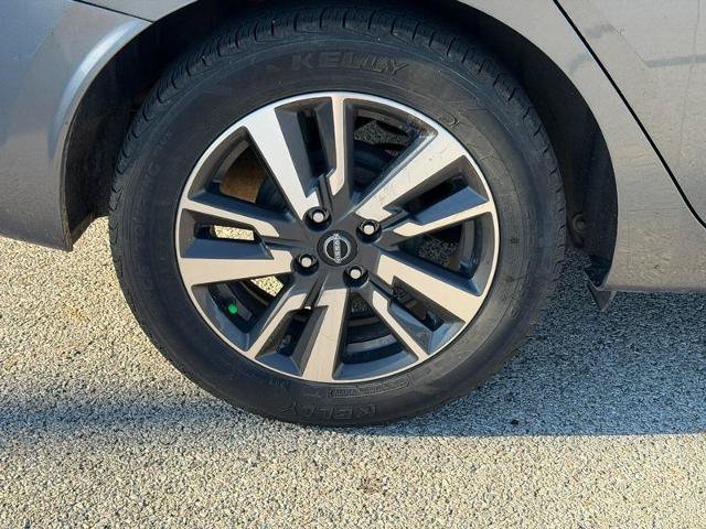 Used 2024 Nissan Versa SV FWD image 5