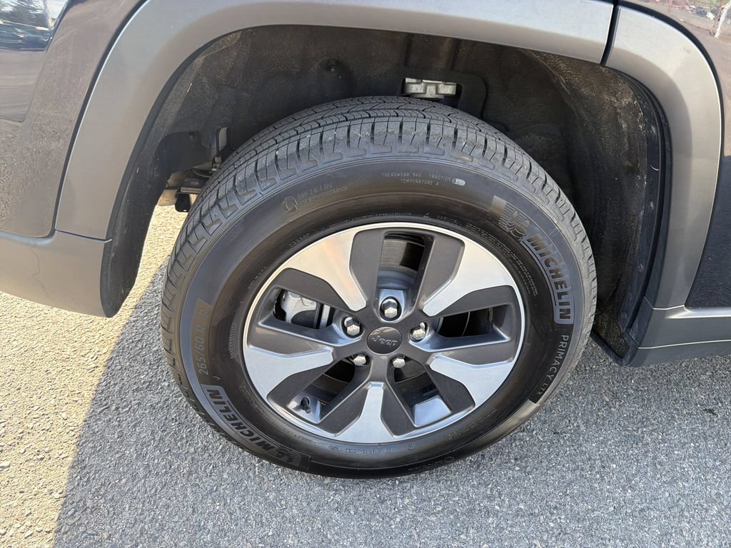 Used 2023 Jeep Grand Cherokee 4WD 4xe image 32