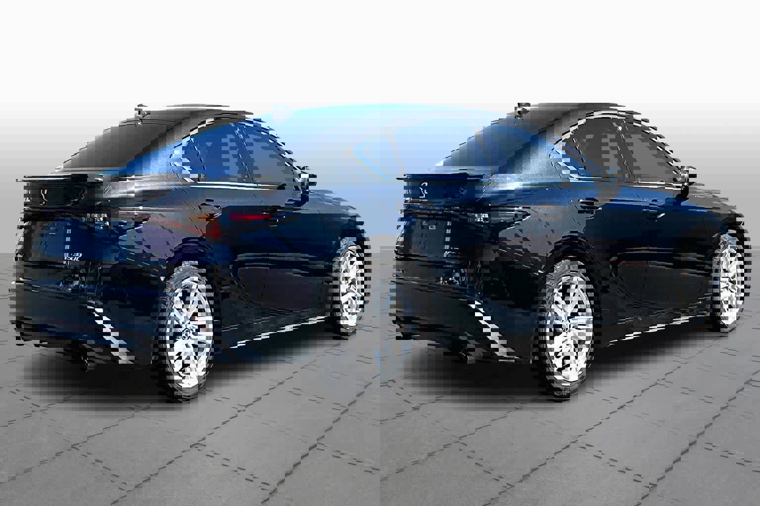 Used 2022 Lexus IS 300 image 12