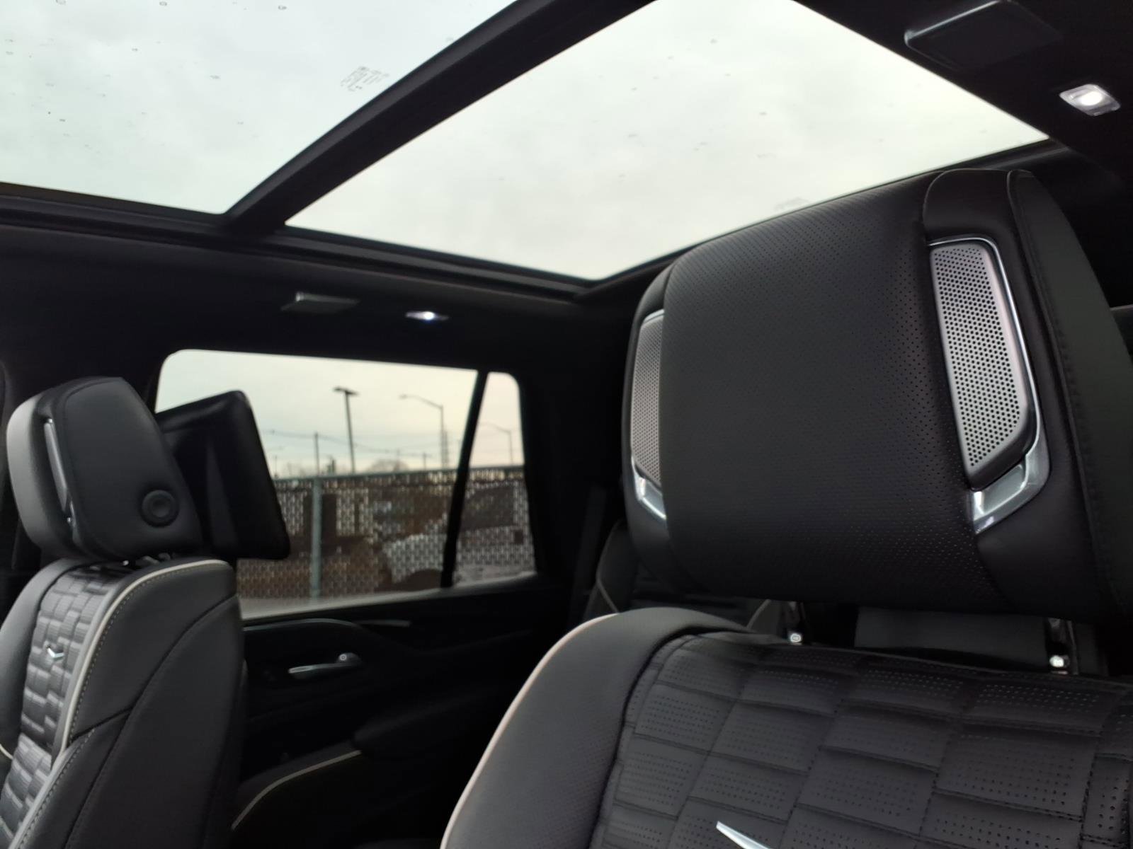 Certified 2023 Cadillac Escalade V w/ LPO, ONYX Package image 25