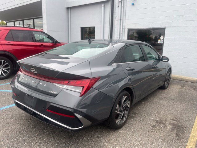 Used 2024 Hyundai Elantra Limited FWD image 5