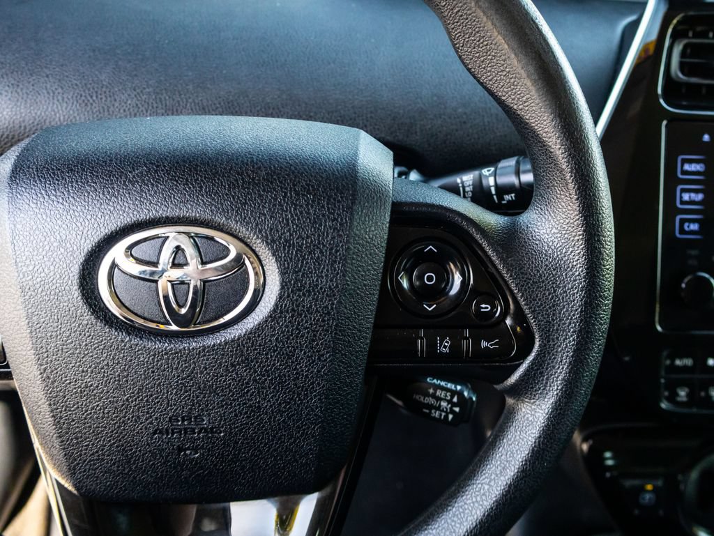 Used 2019 Toyota Prius L Eco w/ Carpet Mat Package FWD image 33