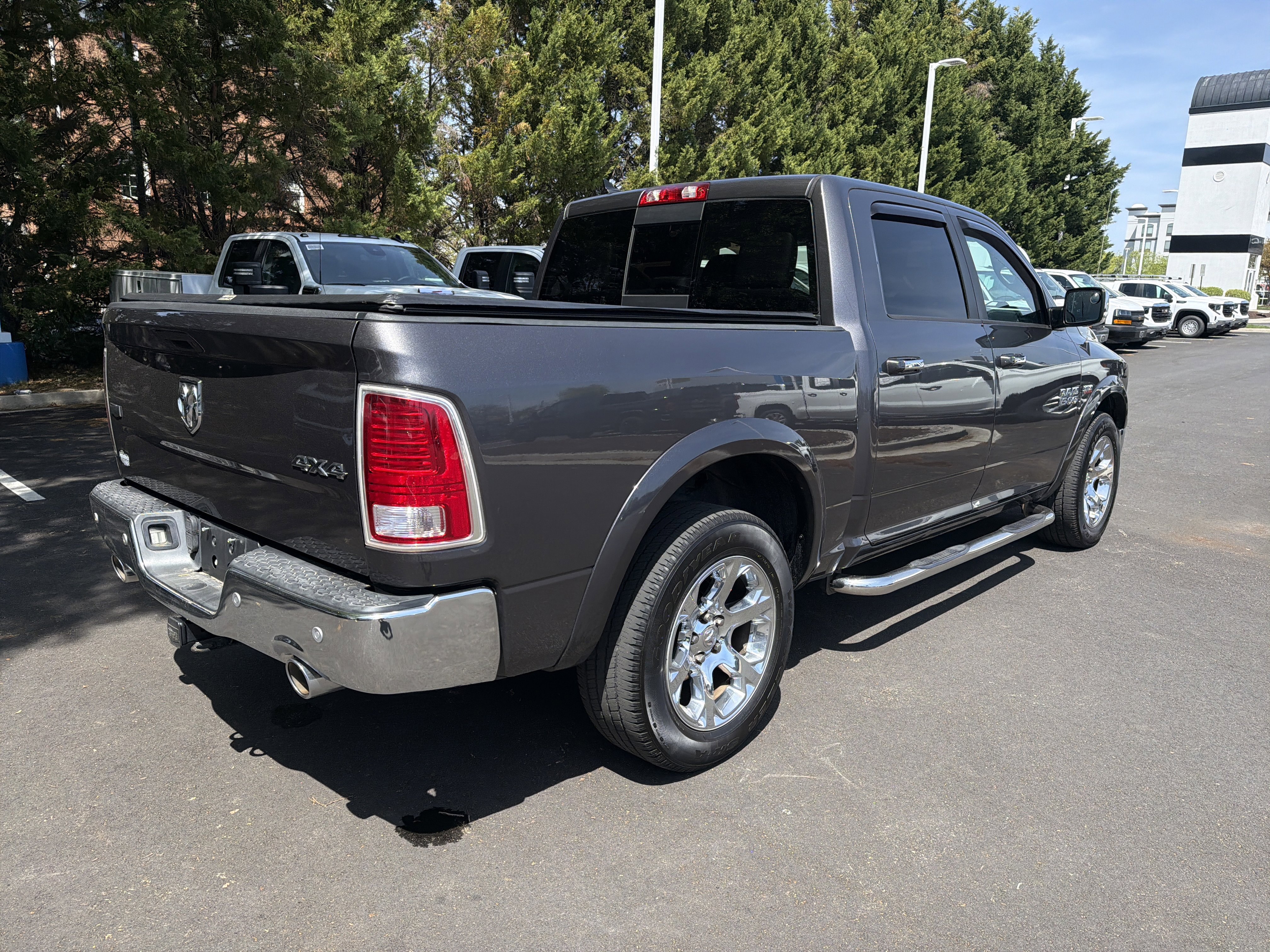 Used 2016 RAM 1500 Laramie w/ Convenience Group image 10