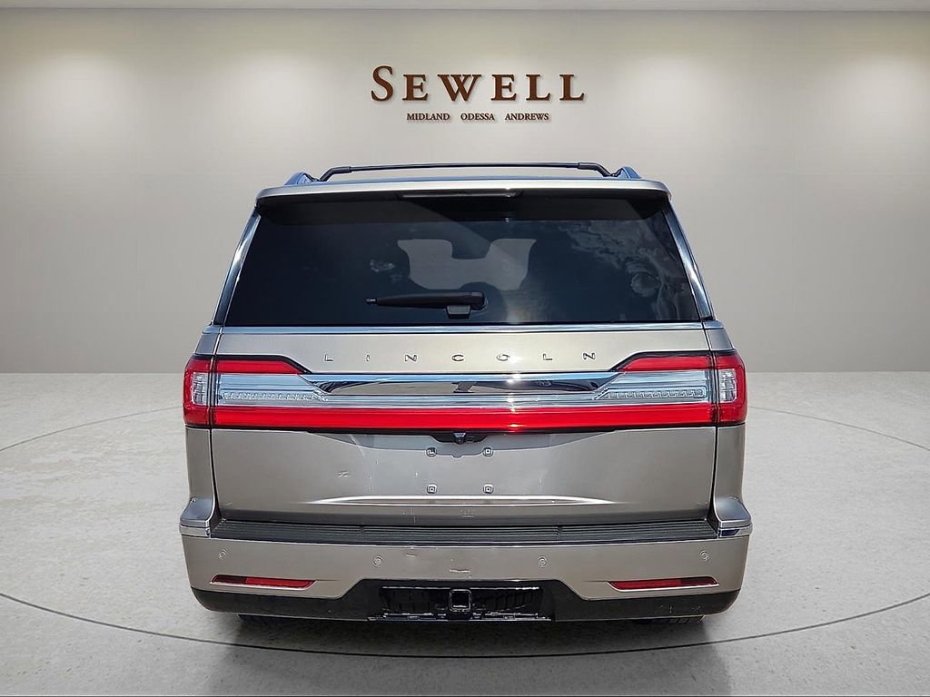Used 2020 Lincoln Navigator L Reserve w/ Luxury Package AWD/4WD image 4