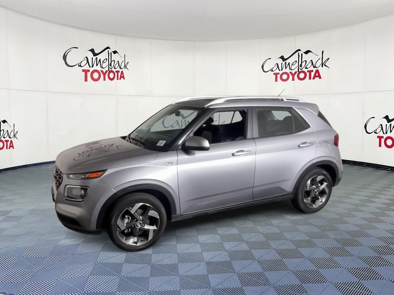 Used 2025 Hyundai Venue SEL FWD image 7
