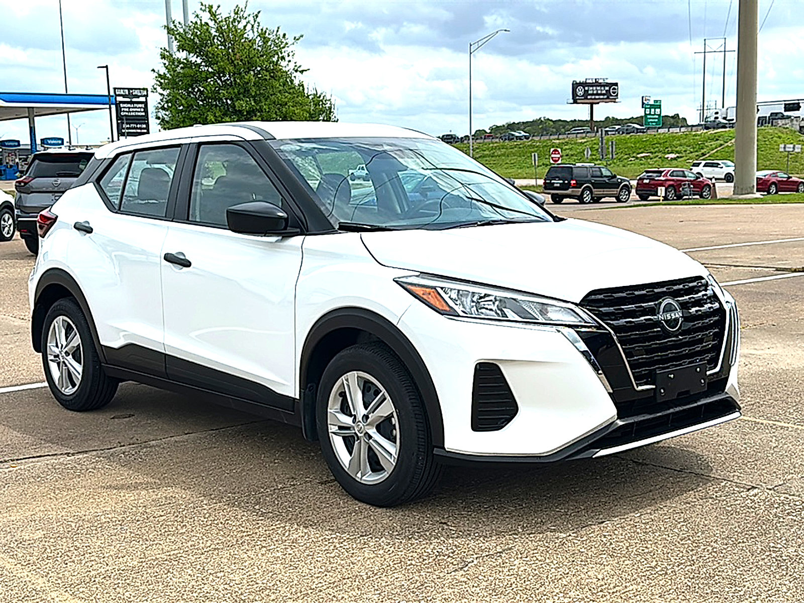 Certified 2025 Nissan Kicks Play S w/ Interior Electronics Package image 10