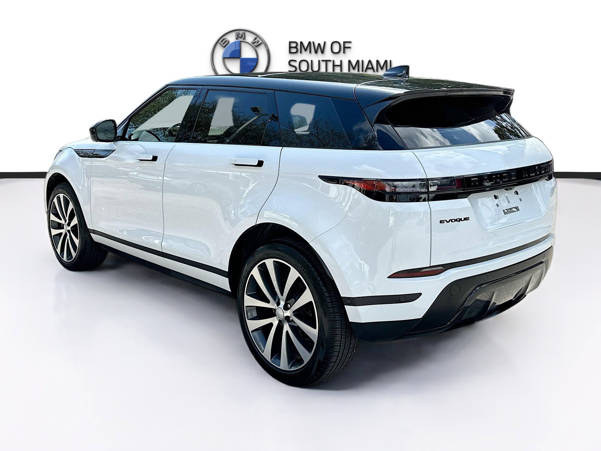 Used 2026 Land Rover Range Rover Evoque S image 5