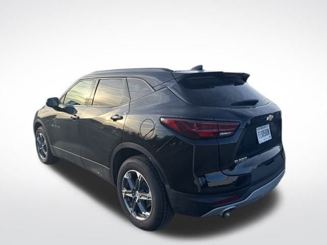 Used 2024 Chevrolet Blazer LT image 3