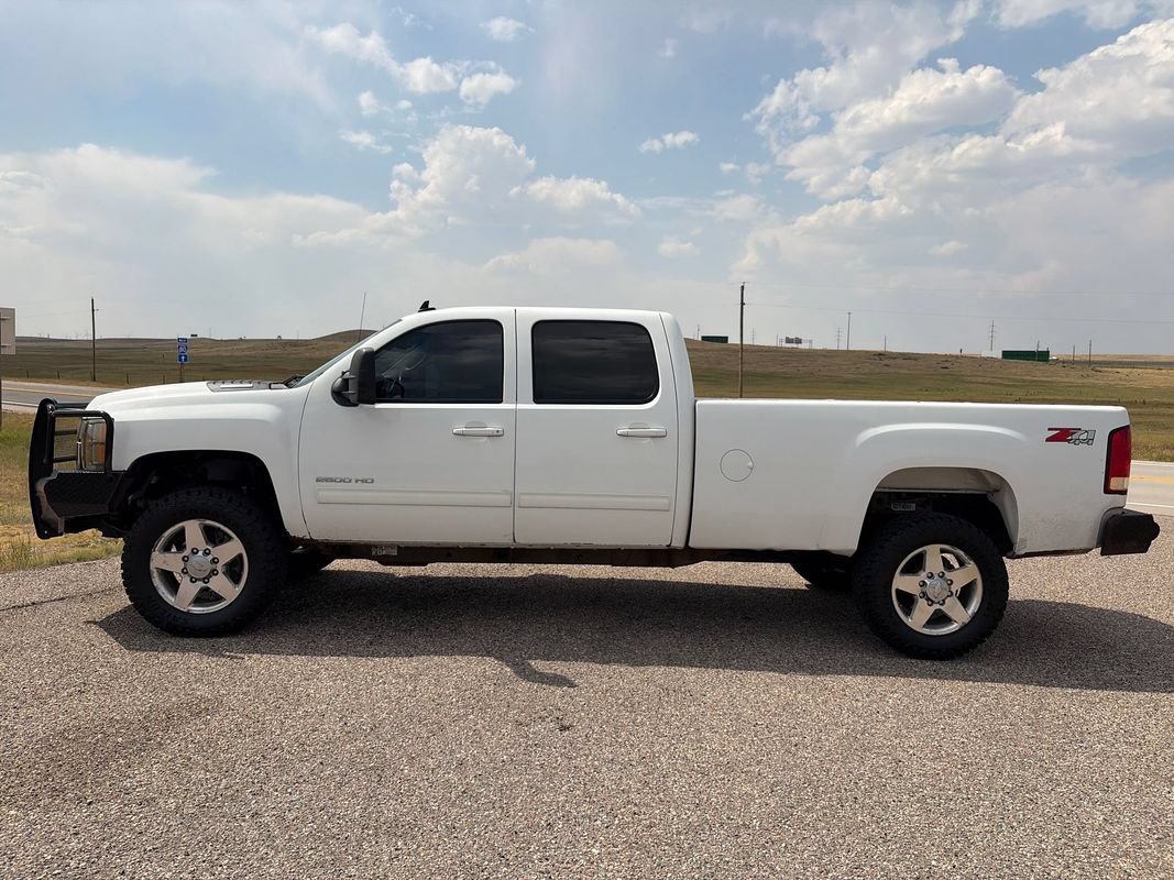 Used 2011 Chevrolet Silverado 2500 LTZ w/ Suspension Package, Off-Road AWD/4WD image 2
