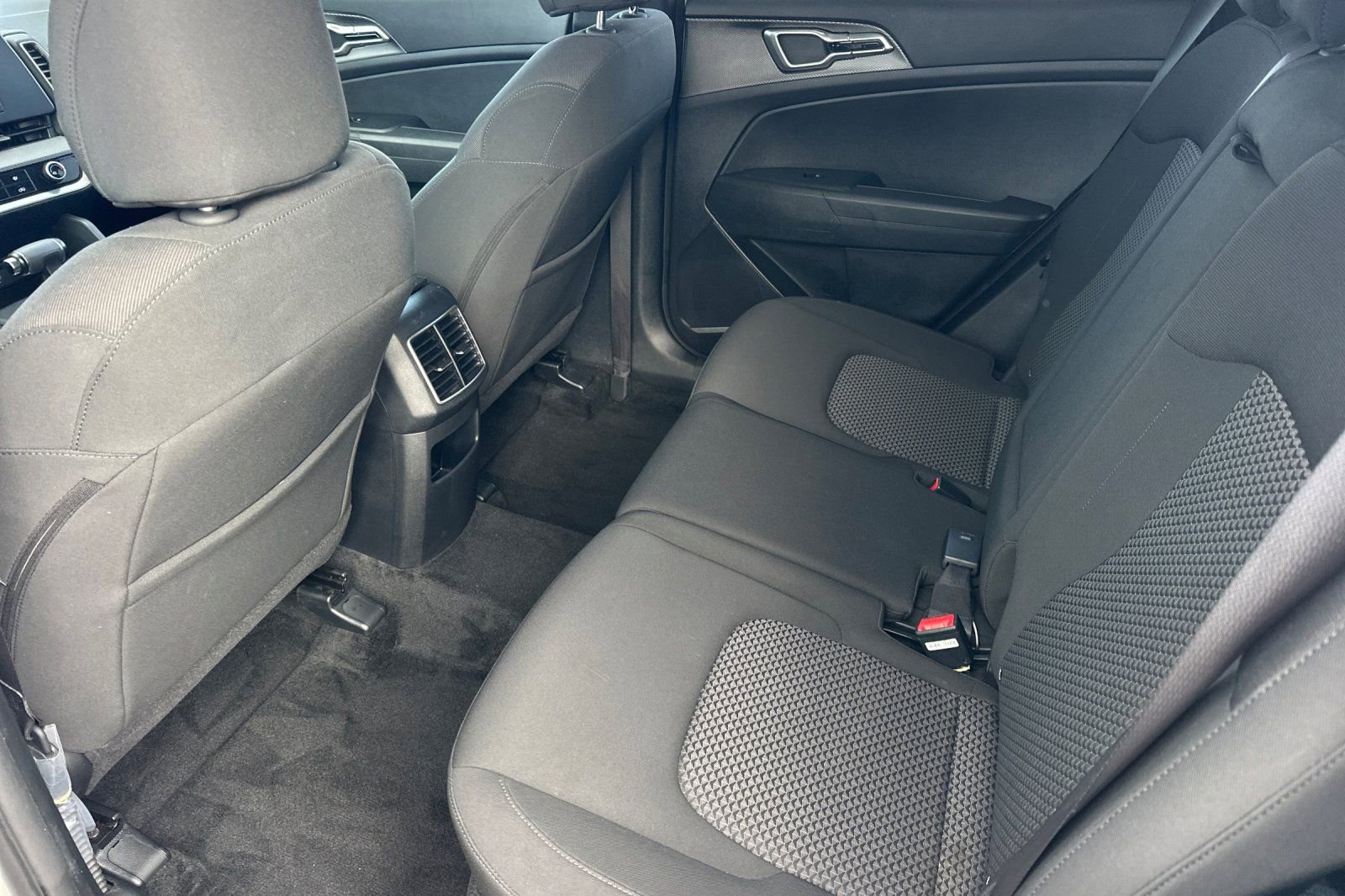 Used 2023 Kia Sportage LX image 12