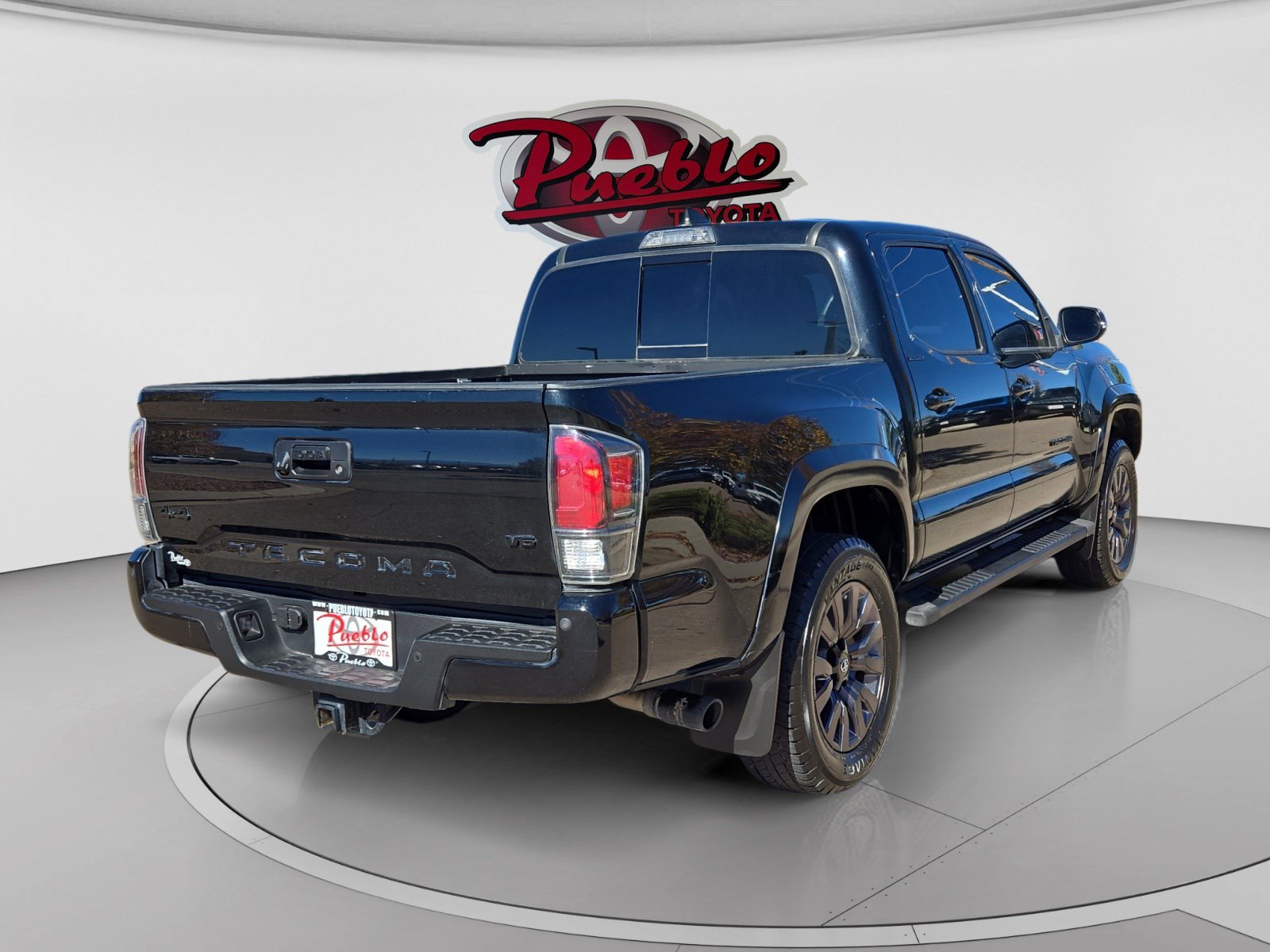Used 2021 Toyota Tacoma Limited w/ Nightshade Package AWD/4WD image 5