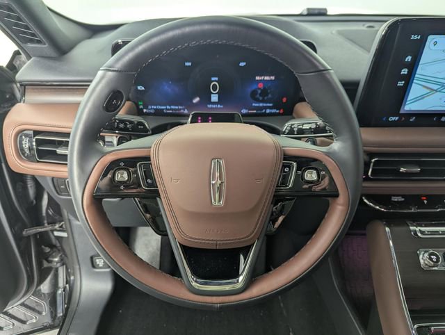 Used 2025 Lincoln Aviator Reserve w/ Equipment Group 201A image 14
