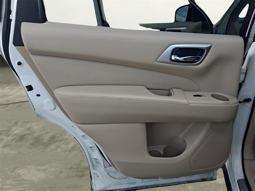 Used 2013 Nissan Pathfinder SL w/ Cargo Pkg image 23