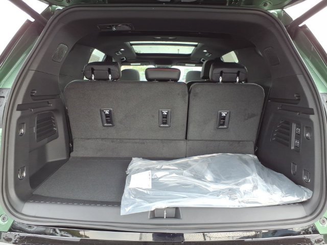 New 2027 Chevrolet Traverse RS w/ LPO, Floor Liner Package AWD/4WD image 11