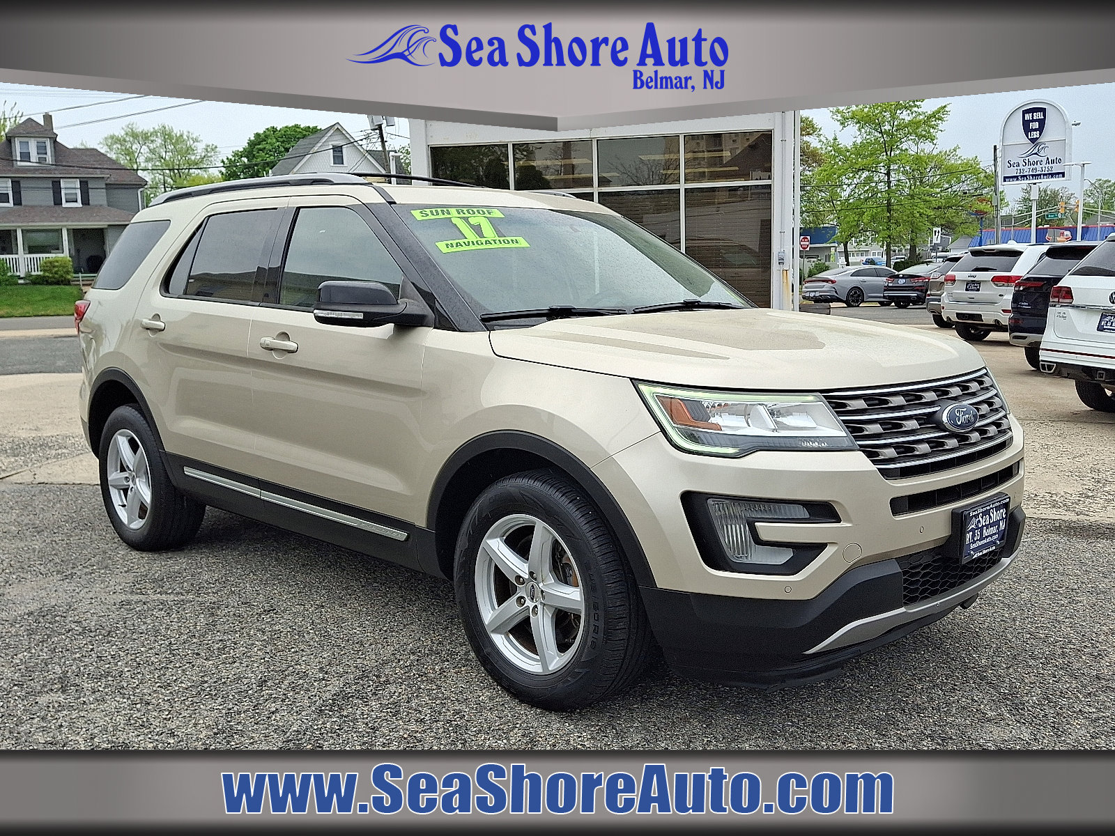 Used 2017 Ford Explorer XLT w/ Equipment Group 202A AWD/4WD image 1
