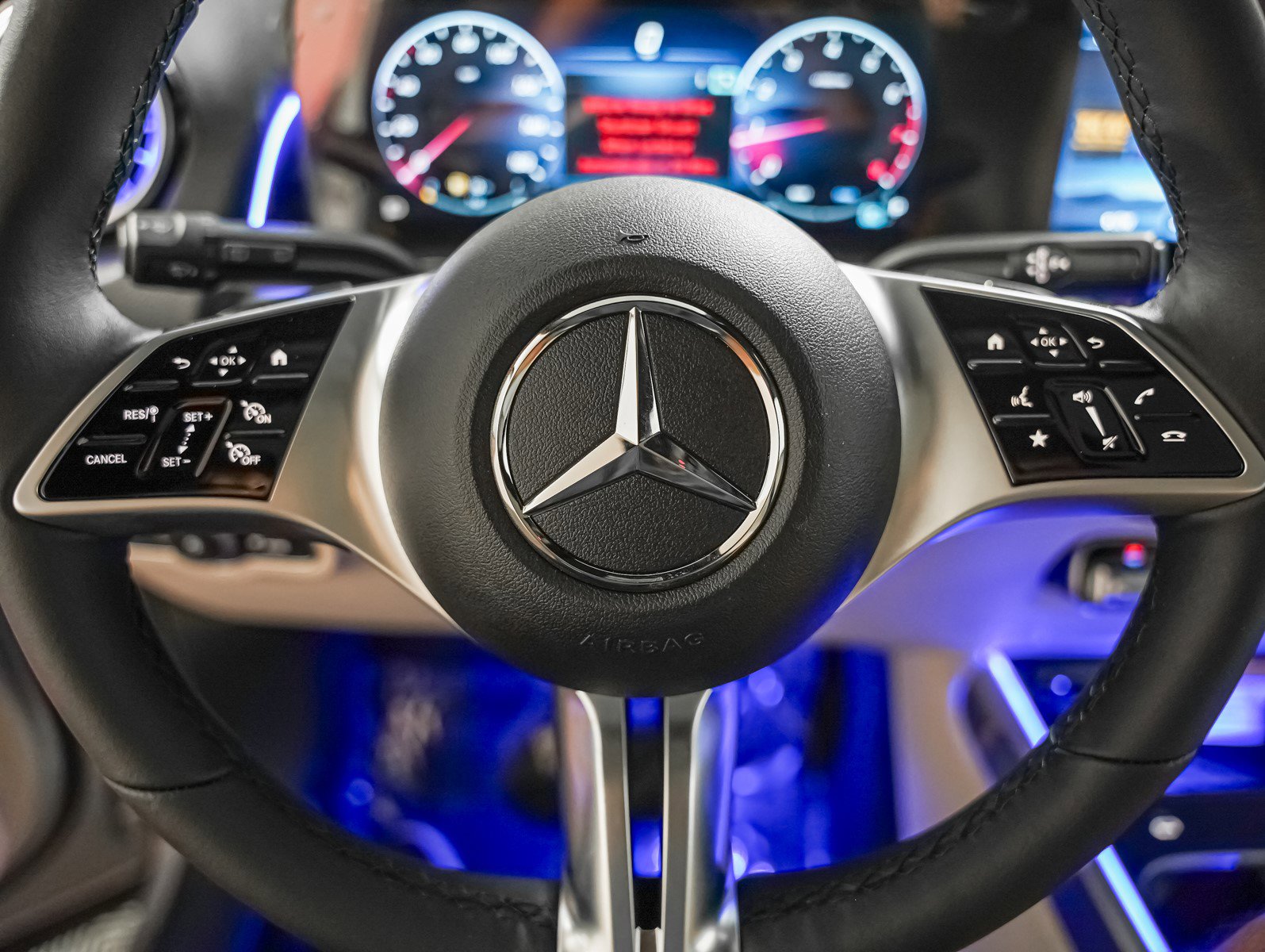 New 2025 Mercedes-Benz GLB 250 4MATIC image 15