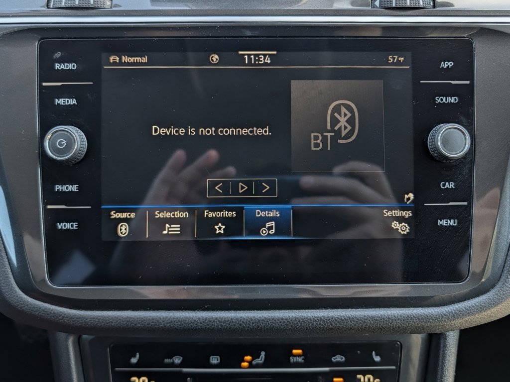 Used 2024 Volkswagen Tiguan SE image 23