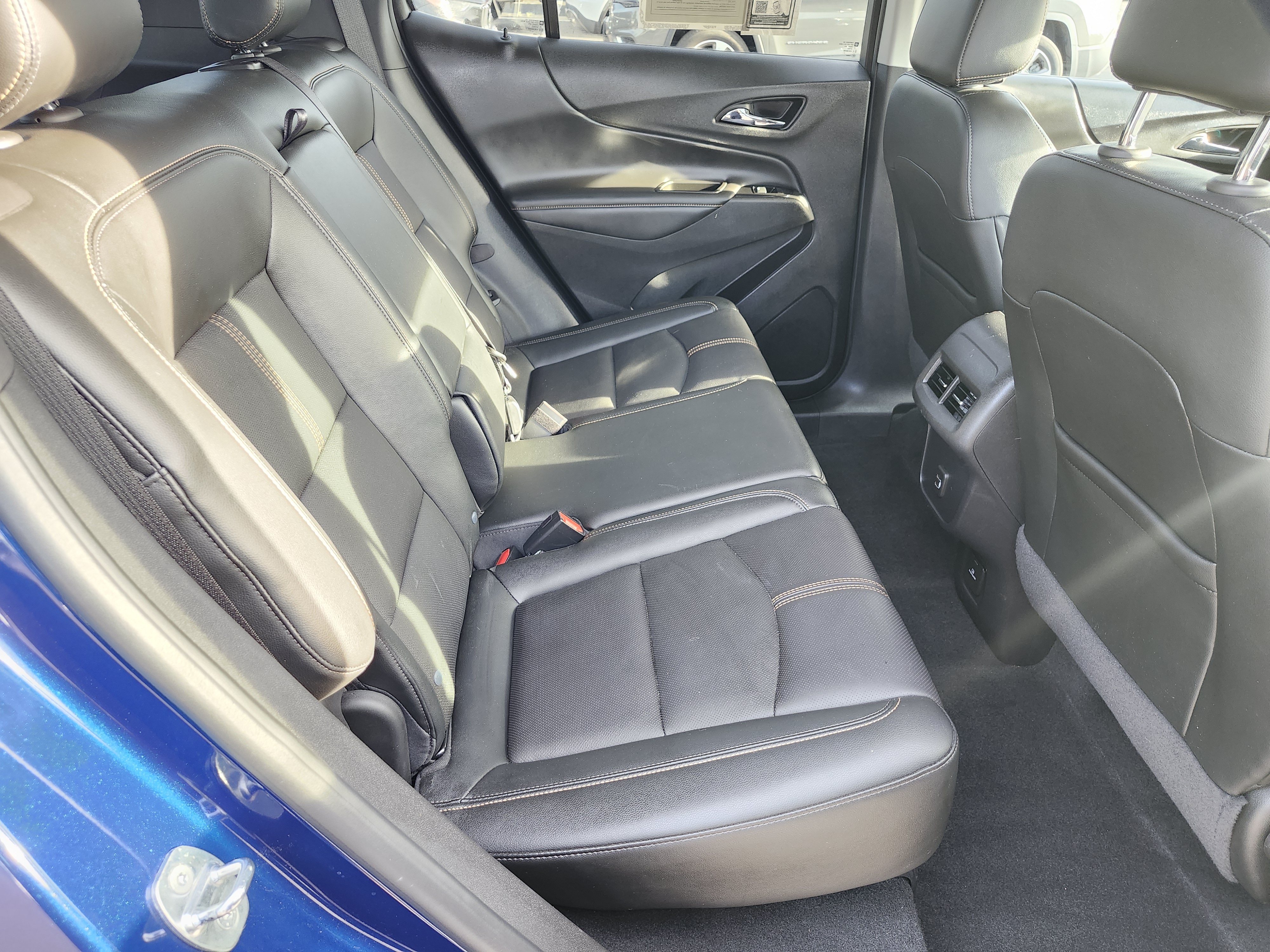 Used 2023 Chevrolet Equinox Premier FWD image 17