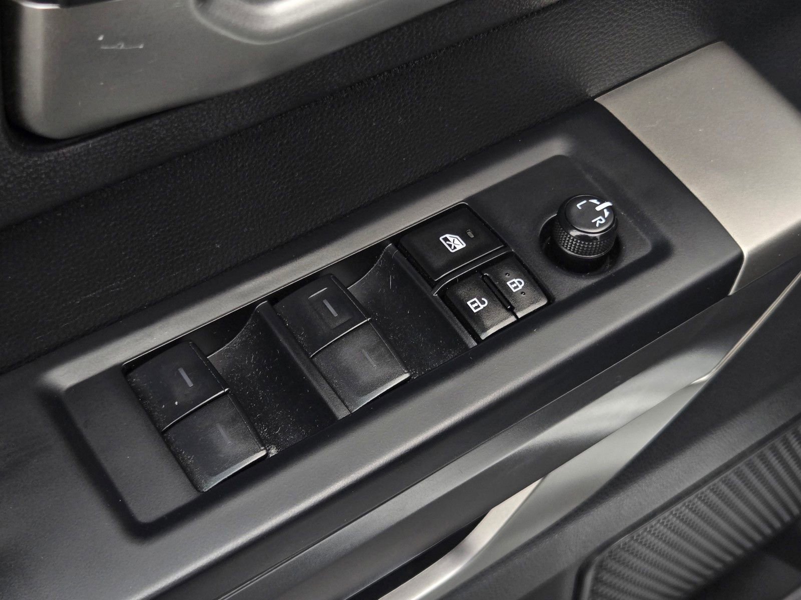 Used 2024 Toyota Tundra SR5 w/ SR5 Convenience Package image 10