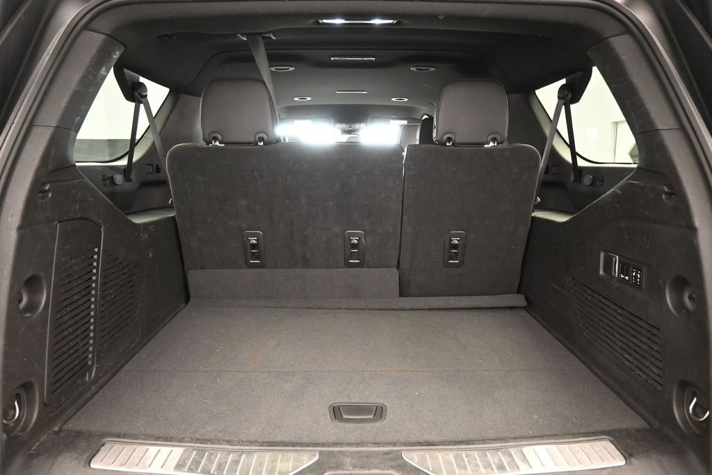 Used 2023 Chevrolet Suburban Premier AWD/4WD image 38