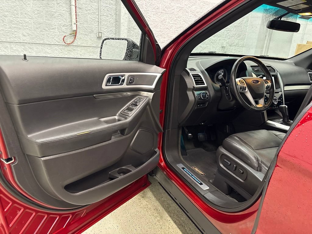 Used 2015 Ford Explorer Sport w/ Equipment Group 401A AWD/4WD image 13