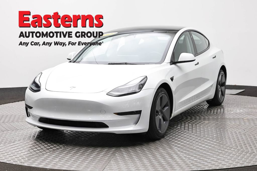 Used 2023 Tesla Model 3 Standard Range image 1