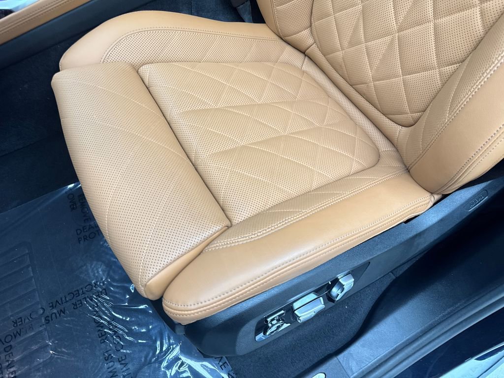 Used 2024 BMW X7 xDrive40i w/ M Sport Package AWD/4WD image 30