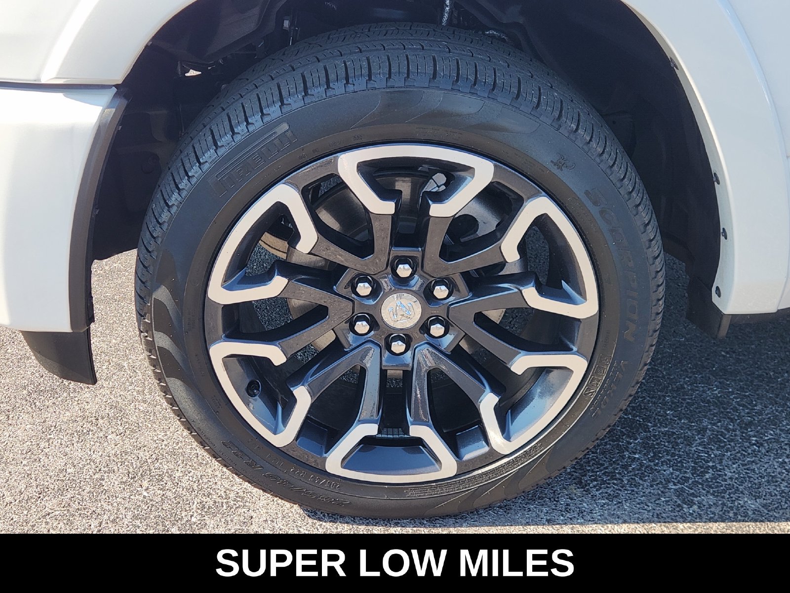 Used 2025 RAM 1500 Limited w/ Body Color Bumper Group AWD/4WD image 15