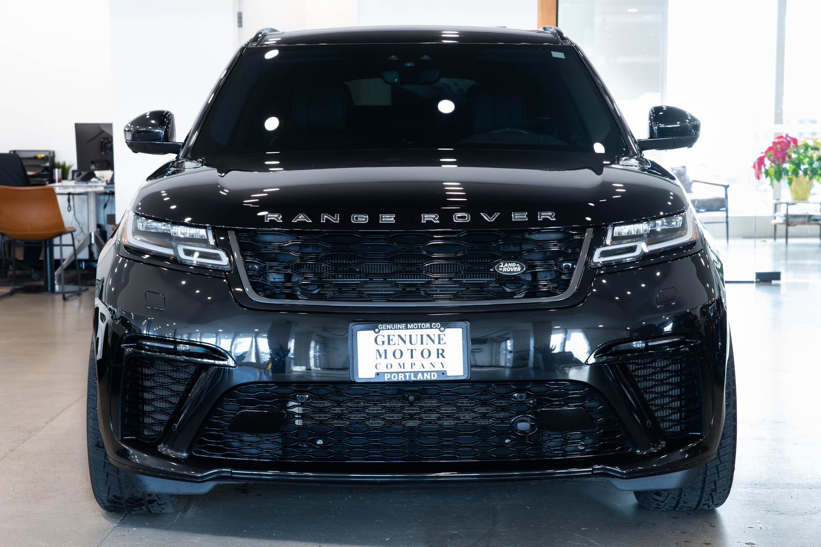 Used 2020 Land Rover Range Rover Velar SV Autobiography Dynamic image 2