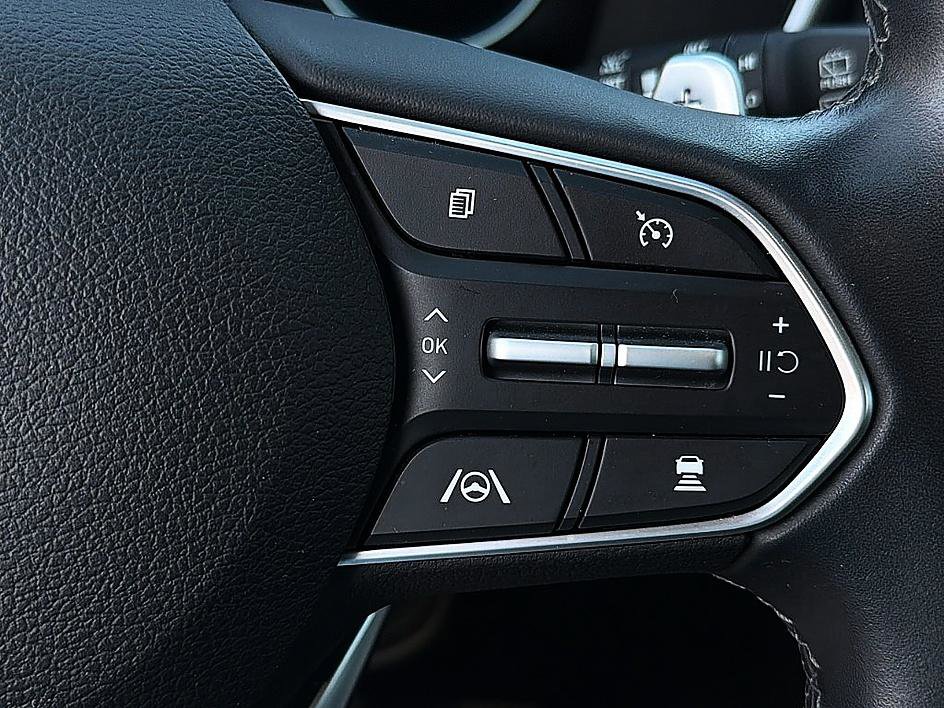 Certified 2023 Hyundai Santa Fe SEL w/ Premium Package image 17