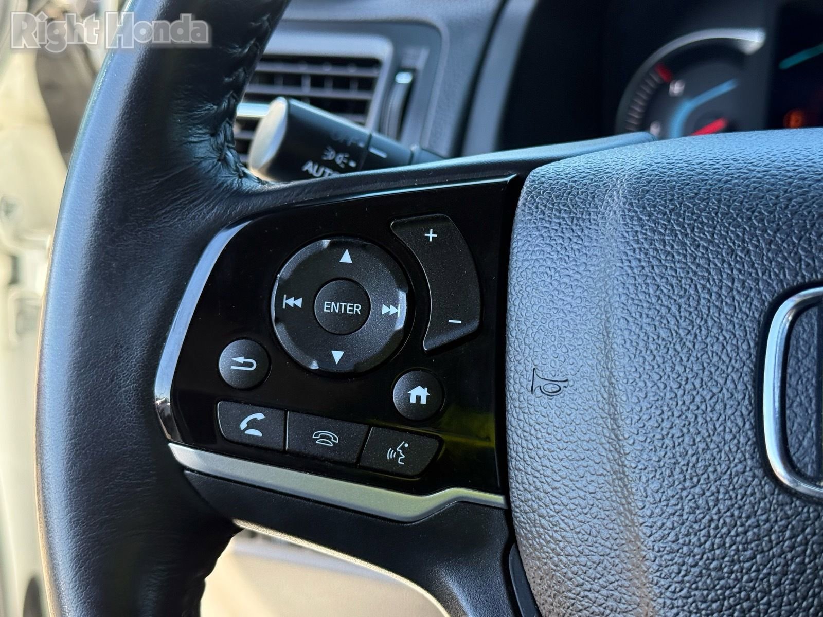 Used 2019 Honda Pilot Touring image 17