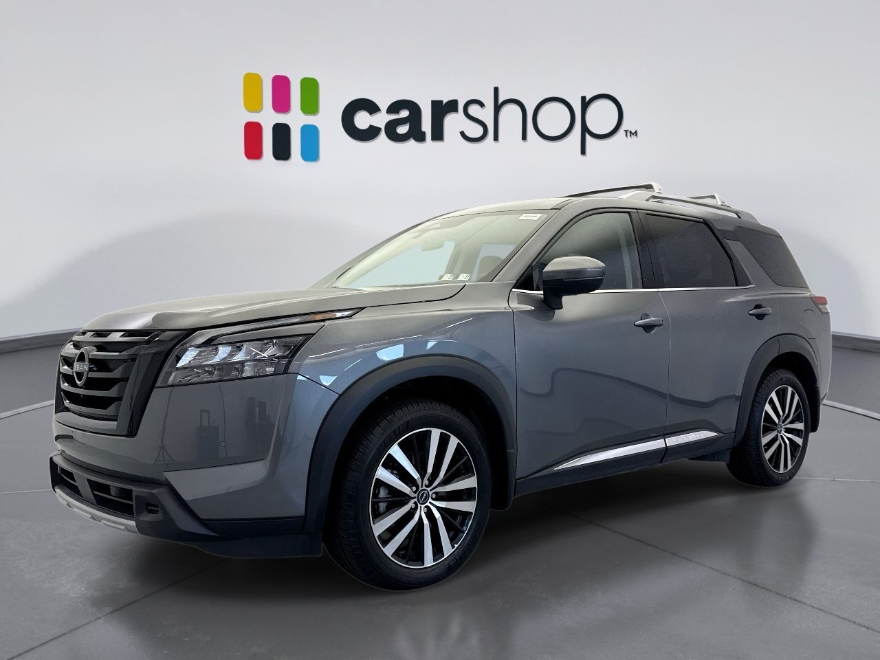 Used 2025 Nissan Pathfinder Platinum w/ Black Appearance Package AWD/4WD image 1
