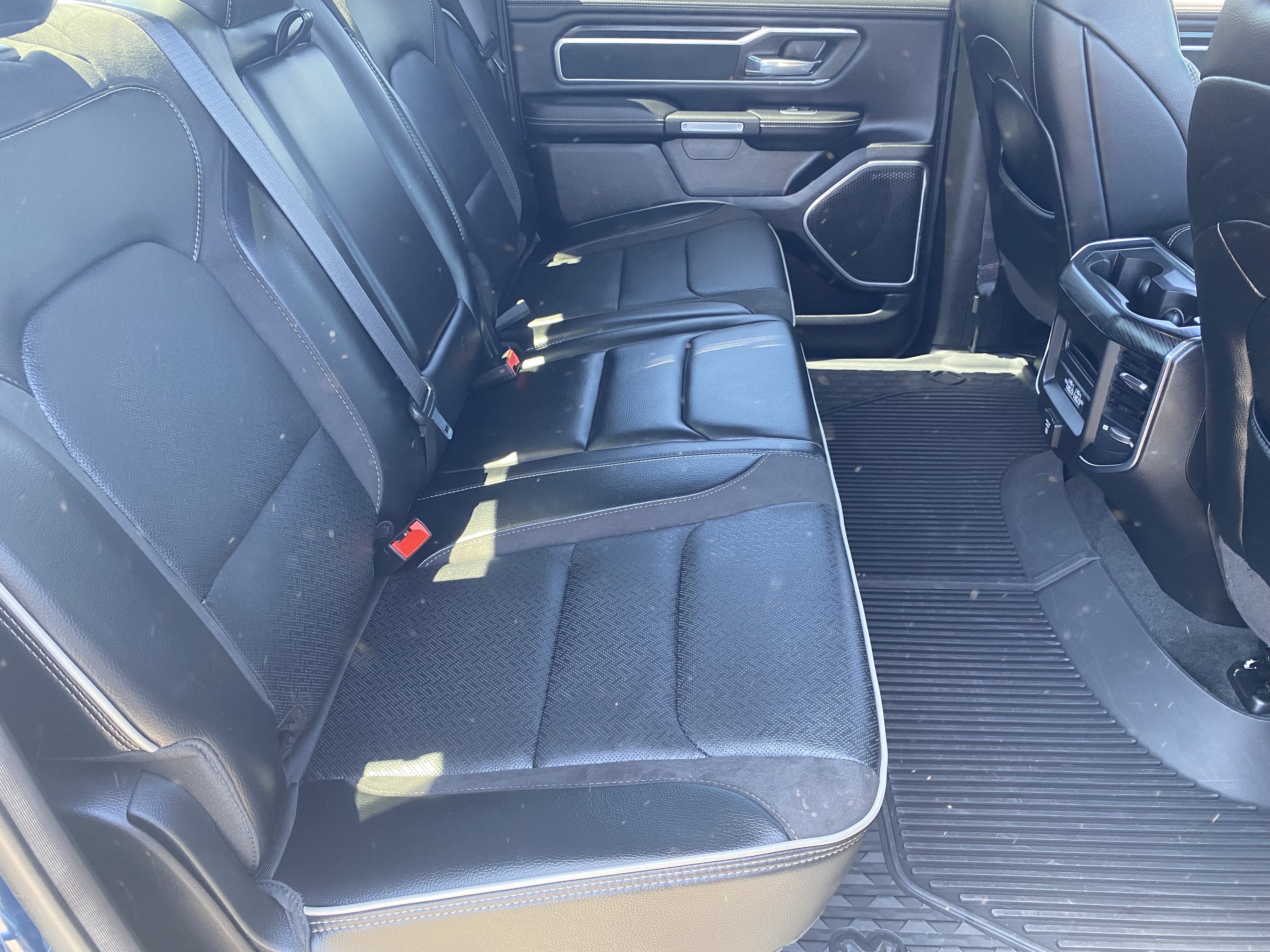 Used 2023 RAM 1500 Laramie AWD/4WD image 11