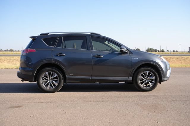 Used 2017 Toyota RAV4 XLE w/ Carpet Mat Package AWD/4WD image 6