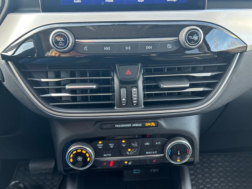 Used 2022 Ford Escape SE w/ Cold Weather Package image 26