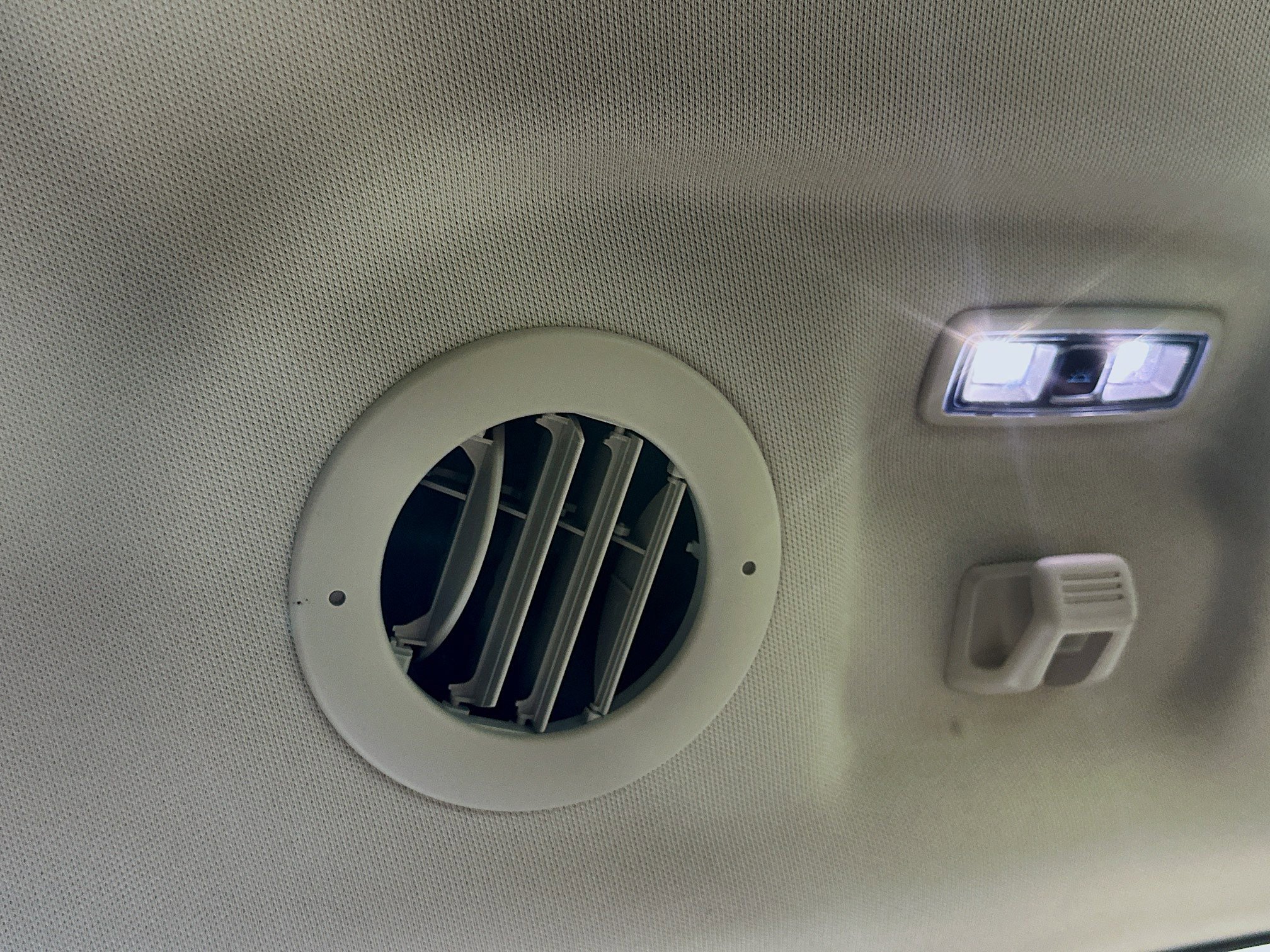 Used 2022 Ford Explorer XLT w/ Equipment Group 202A image 27