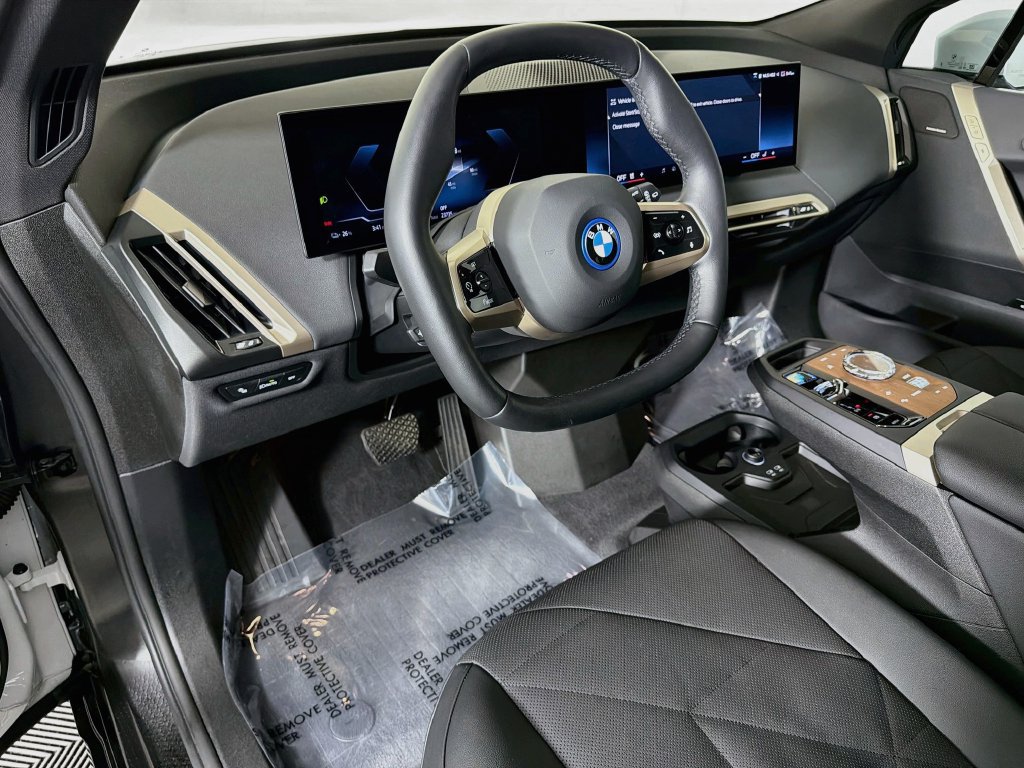 Used 2024 BMW iX xDrive50 w/ Premium Package AWD/4WD image 9