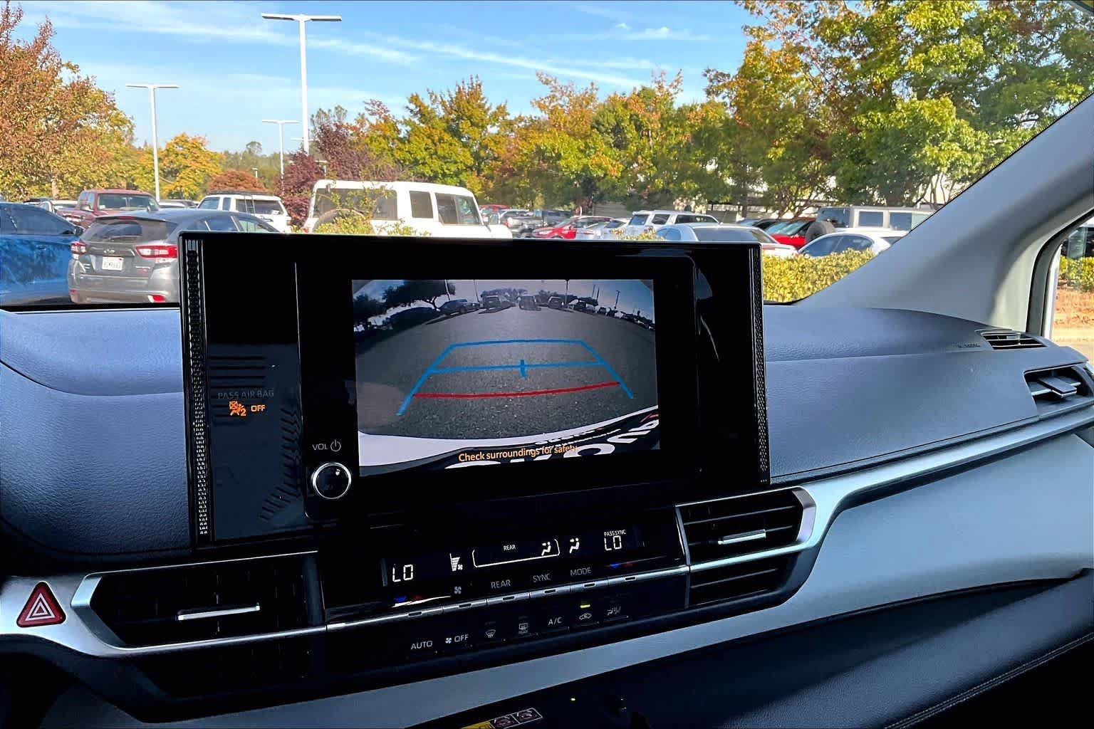 Certified 2025 Toyota Sienna LE FWD image 26