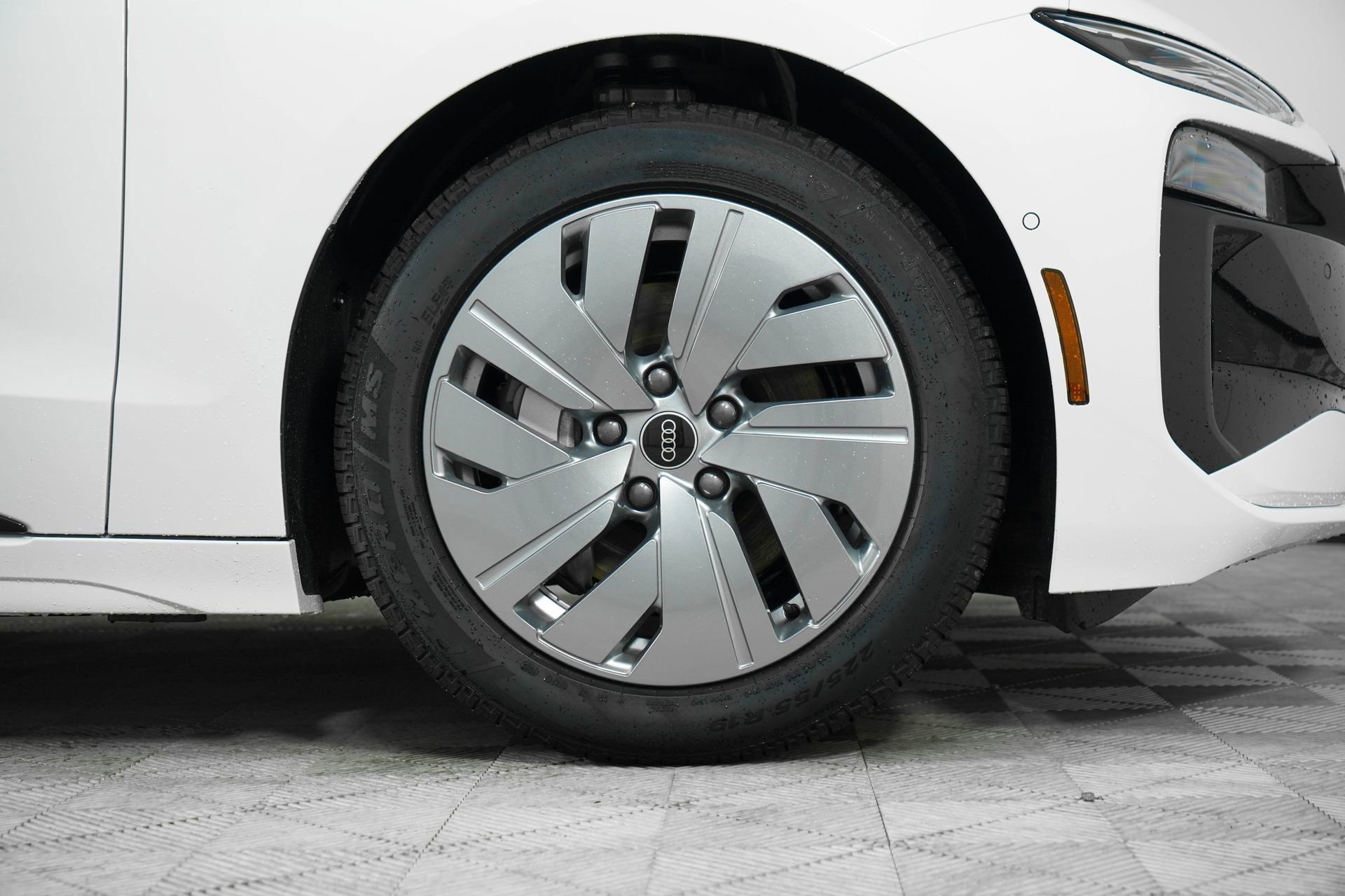 New 2025 Audi A6 e-tron Premium image 9