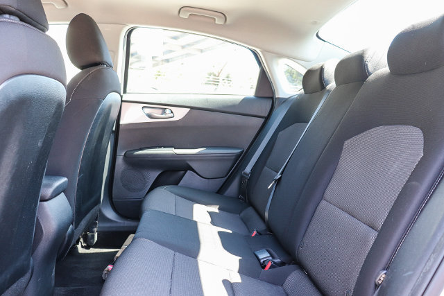 Used 2022 Kia Forte LXS w/ LXS Technology Package FWD image 19