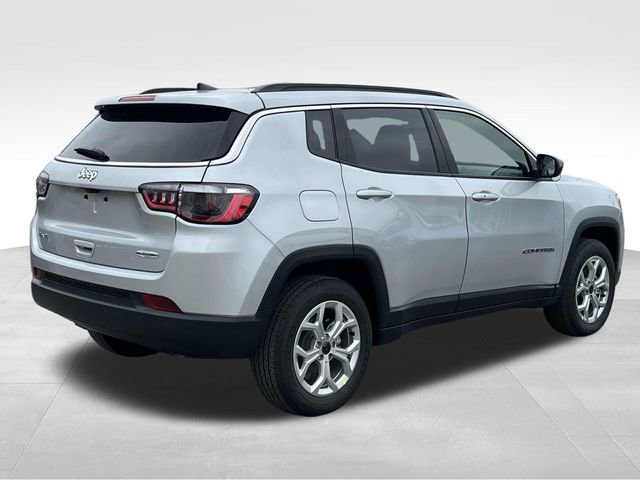 New 2026 Jeep Compass Latitude image 7