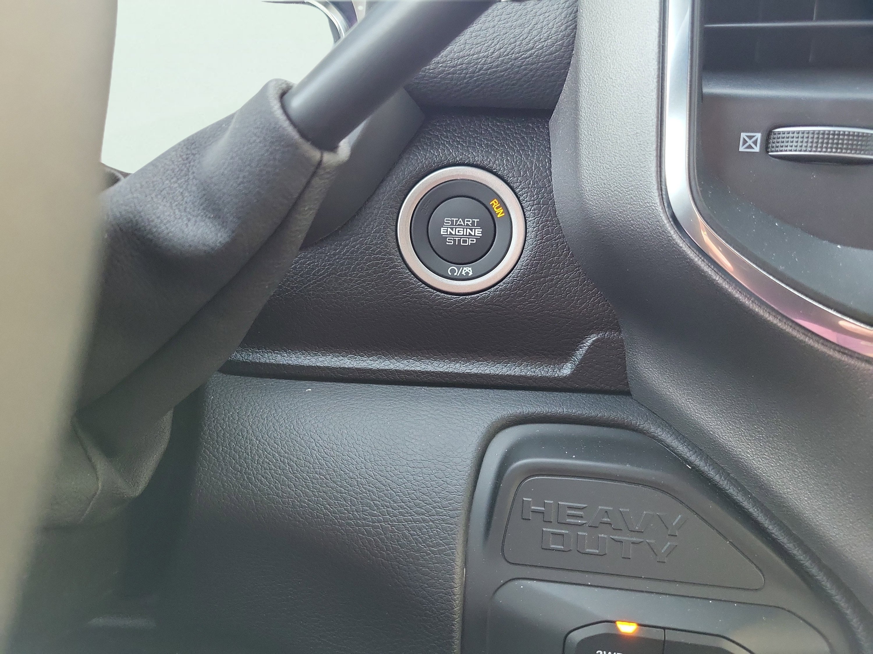 New 2026 RAM 2500 Laramie AWD/4WD image 33