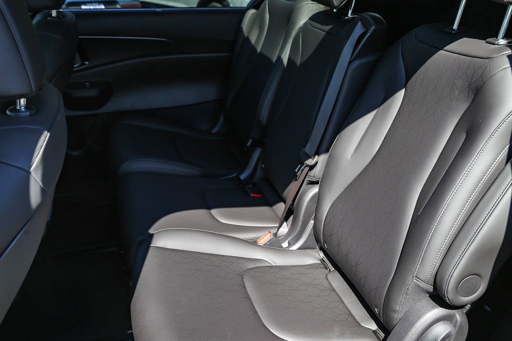 Certified 2026 Kia Carnival SX w/ SX Dark Edition Package FWD image 30