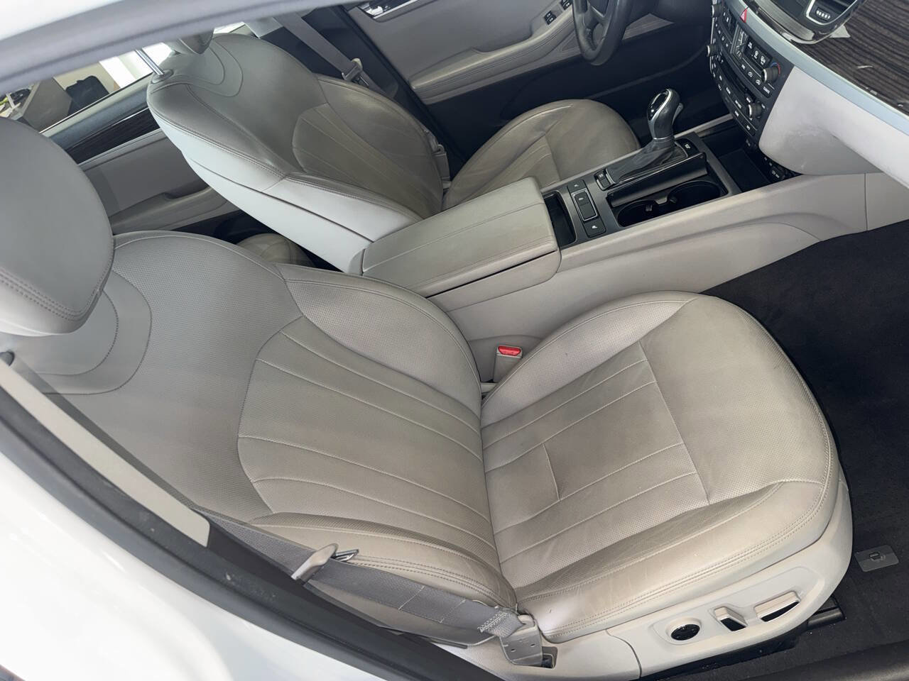 Used 2015 Hyundai Genesis 3.8 AWD/4WD image 20