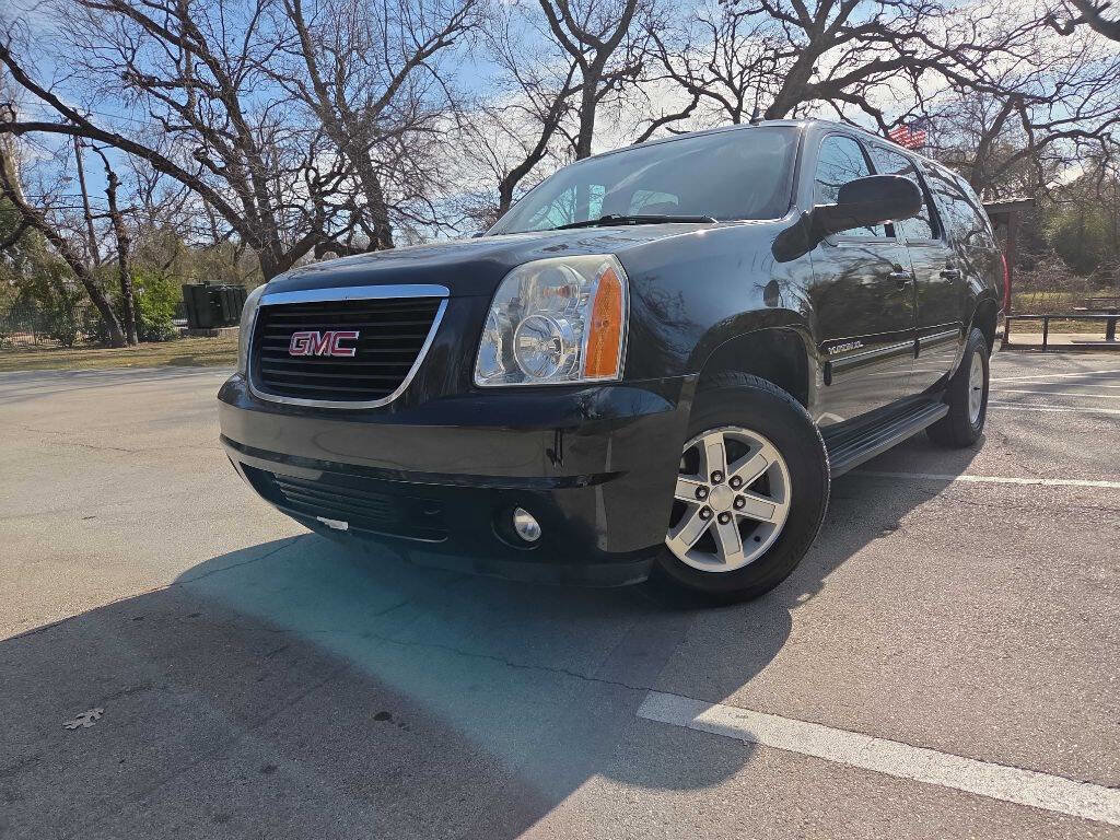 Used 2012 GMC Yukon XL SLT w/ SLT-2 Equipment Package image 1