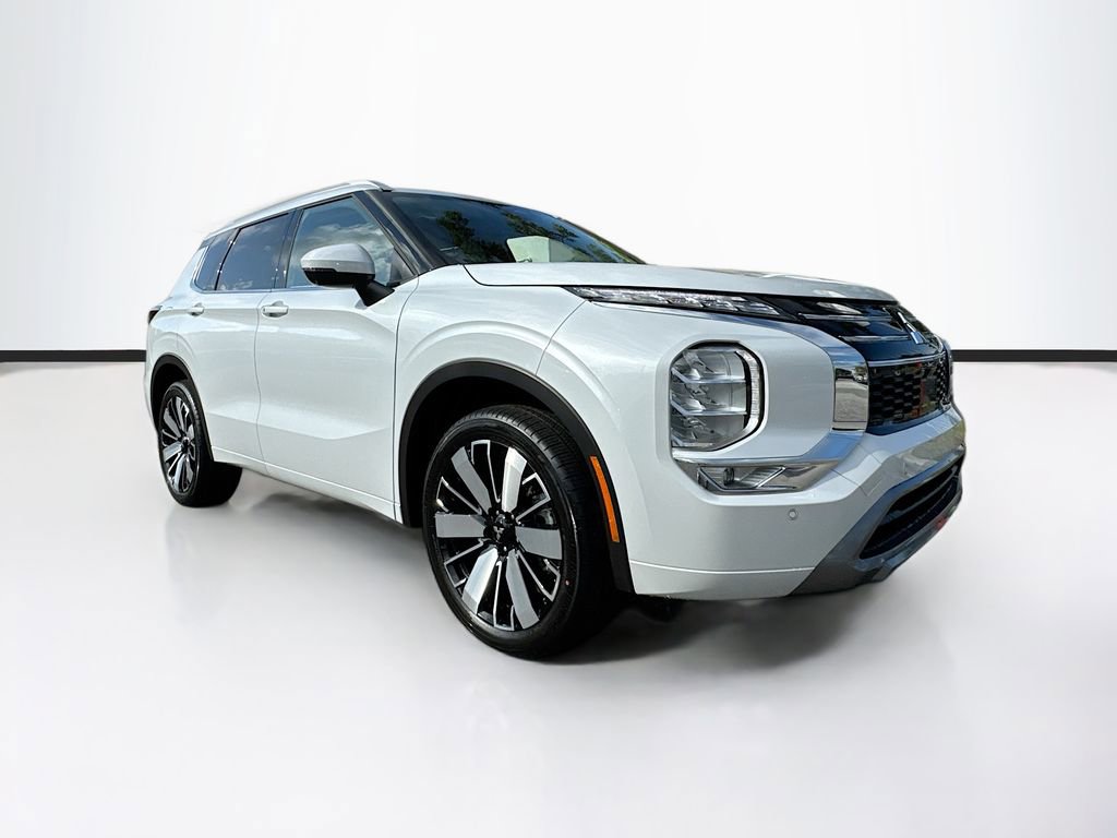 Used 2025 Mitsubishi Outlander SEL image 4